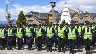 Con más de un centenar de agentes policiales refuerzan la seguridad para la temporada de verano en Bariloche