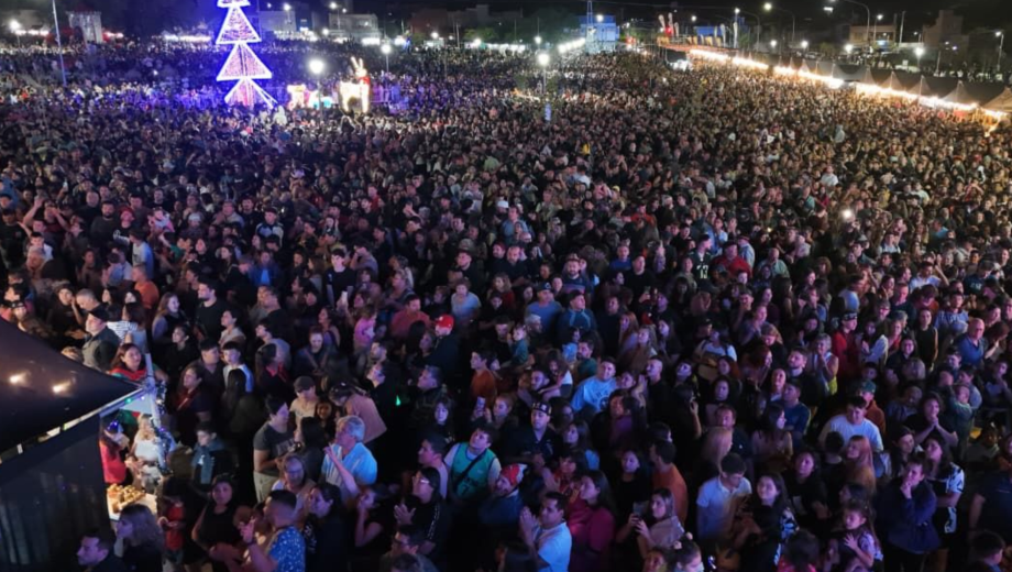 La fiesta más grande de Neuquén cerró el domingo con un espectáculo aéreo