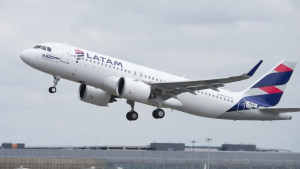 El Gobierno autorizó a una aerolínea chilena para hacer vuelos entre Buenos Aires, Santiago de Chile y Río de Janeiro