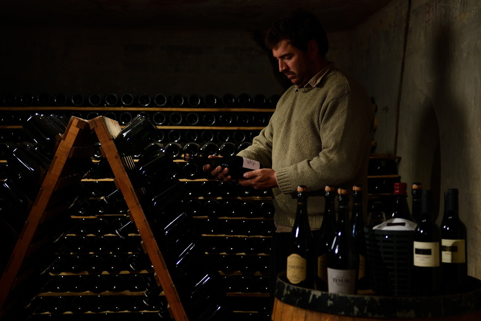 General Roca, Río Negro. Alfredo Ghirardelli, Bodega Agrestis, productor frutícola y elaborador de espumantes reconocidos en el país.