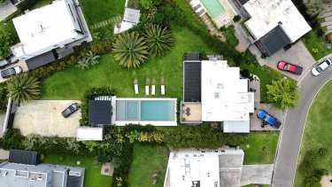 Fútbol, negocios y poder