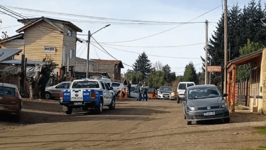 La investigación estableció que la imputada vendía drogas en su domicilio del barrio El Mallín de Villa La Angostura. (foto de archivo)