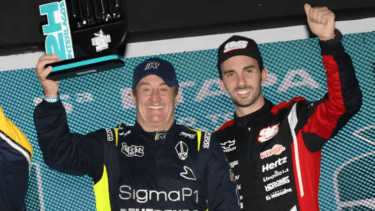 Un neuquino en Interlagos: Juan Cruz Benvenuti subió al podio en una prueba de resistencia