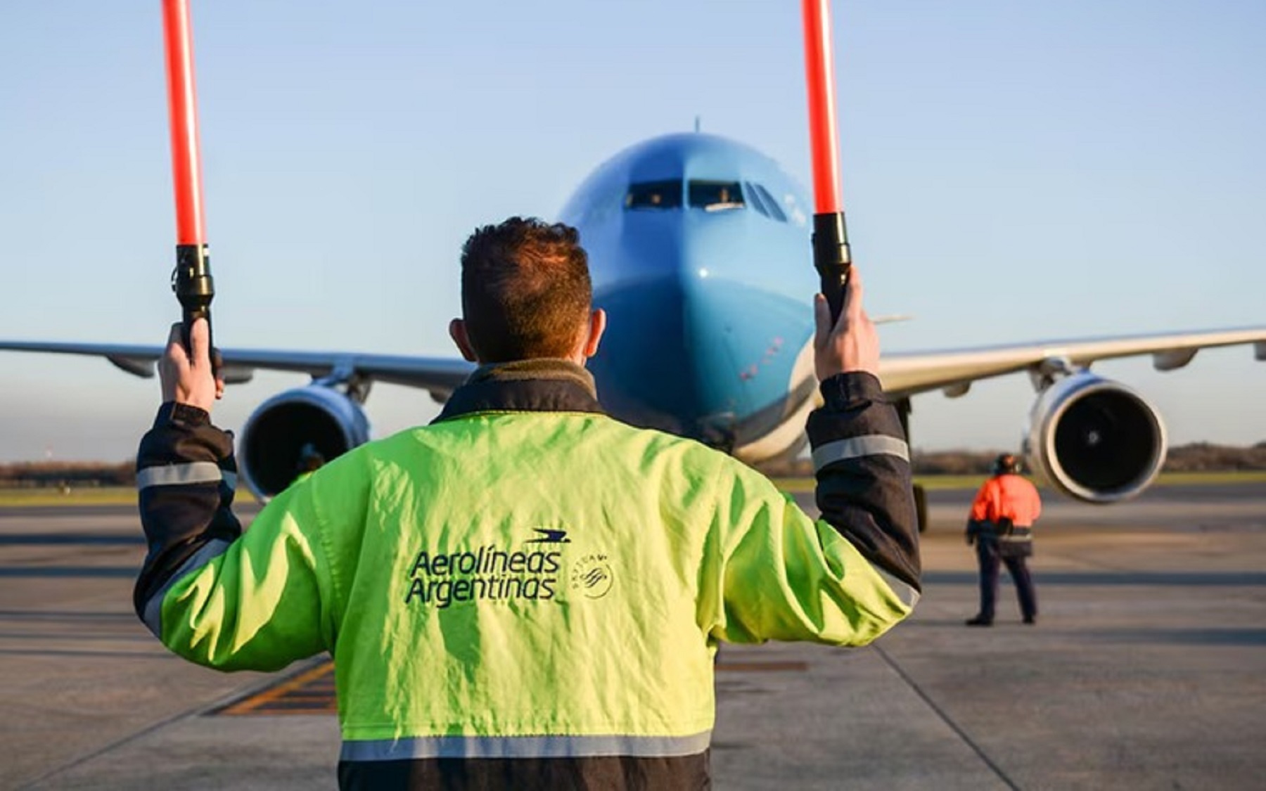 Pese al conflicto con controladores aéreos, el Gobierno avaló el presupuesto de EANA: proyecta un superávit millonario