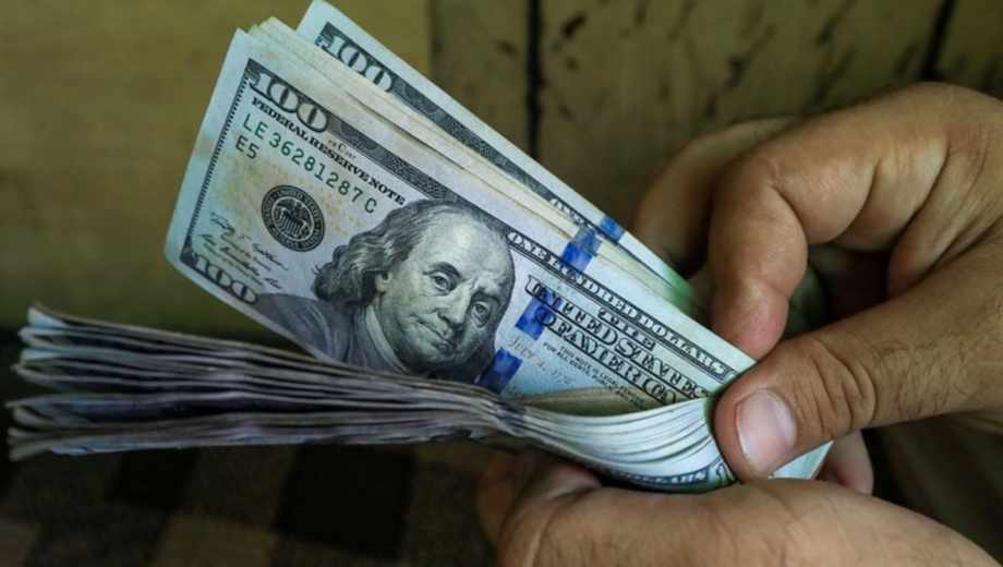 El objetivo oficial es no permitir que el dólar se atrase frente a la inflación. (Foto: gentileza)