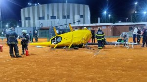 VIDEO | Cuatro personas heridas tras la caída de un helicóptero sobre unas canchas de tenis 