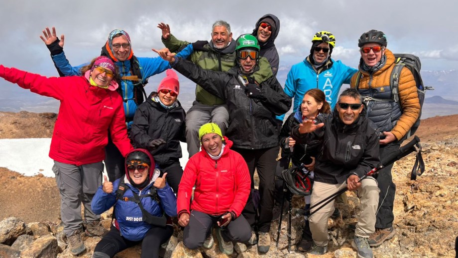 Senderistas aventureros se lanzan al gigante de América. Foto: gentileza. 