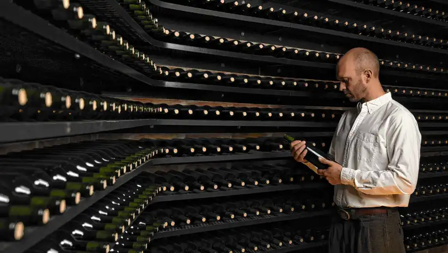 Valle Azul, Río Negro. Felipe Menéndez, Bodega Ribera del Cuarzo, un enamorado del tesoro vitivinícola que encierra la Patagonia.