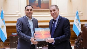 Diego Santilli consiguió el apoyo del gobernador de Corrientes y se prepara para reunirse con un peronista 