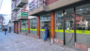 Dos sanatorios de Bariloche cortaron las prestaciones a los afiliados del Ipross