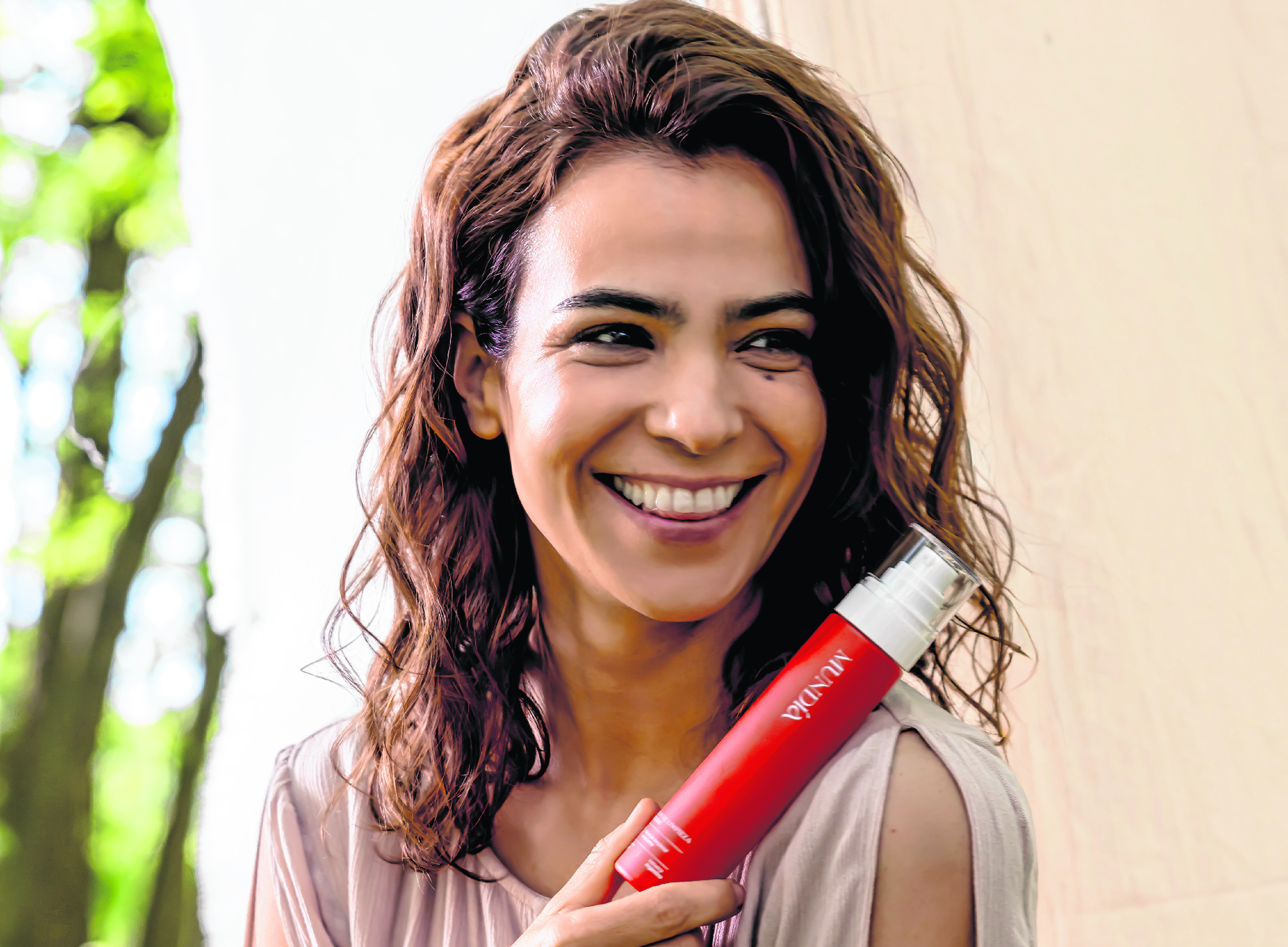 Agustina Cherri lanzó Mundía: su nueva línea de skincare con hongo Reishi, que redefine la juventud