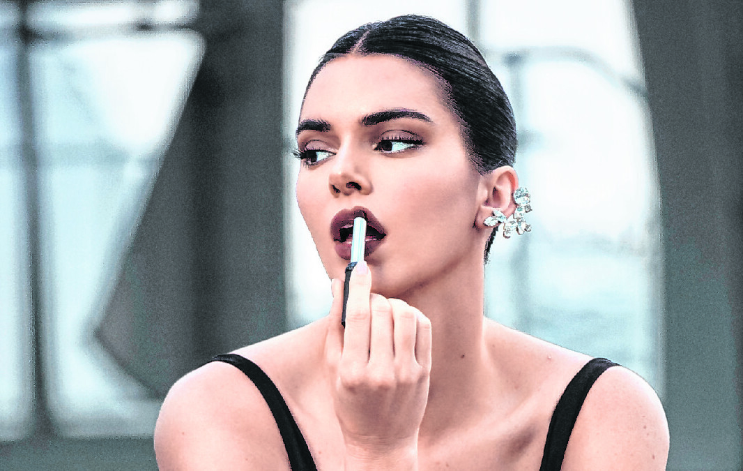 ¿Cómo pasar un maquillaje de día a uno de noche?