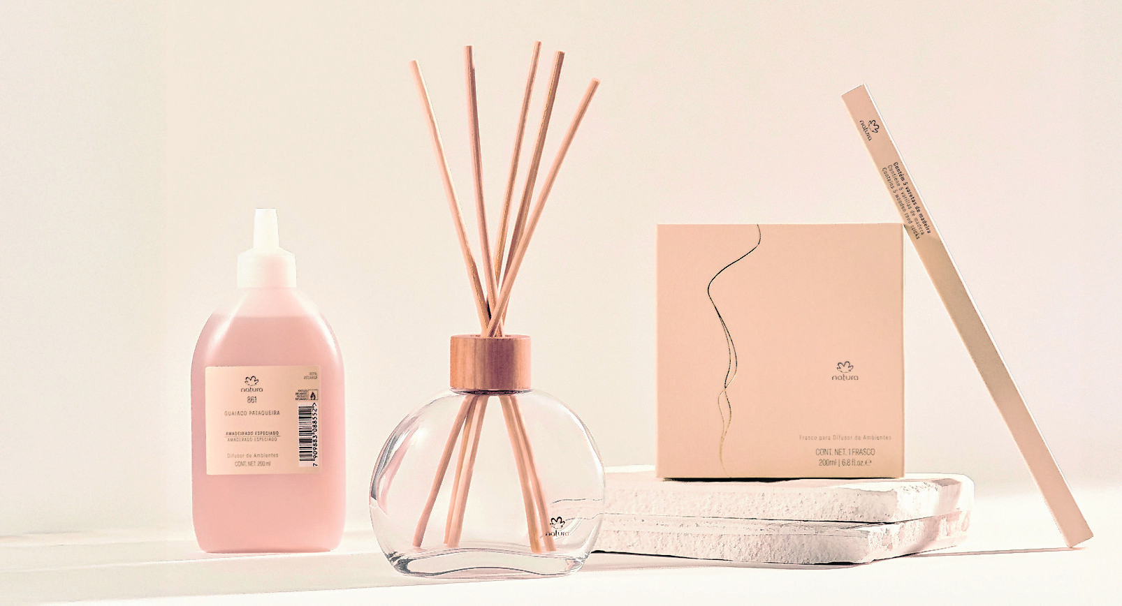 Cómo hacer layering de perfumes: guía práctica para lograr un aroma propio