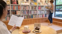 Imagen de De Bariloche a Vaca Muerta: cinco libros que llegan en agosto para contar los lugares que habitamos