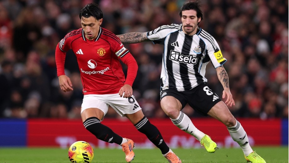 Lisandro Martínez fue el capitán de Manchester United en el boxing day.