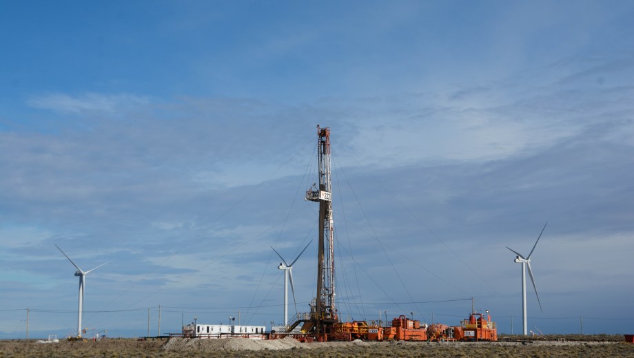 La venta de Manantiables Behr desató una convocatoria a movilización del gremio petrolero.