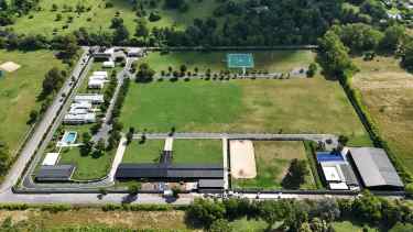 La Justicia impuso el secreto de sumario en la causa por la mansión vinculada a la AFA y allanó un estudio contable 