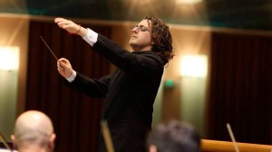 Martín García León: el primer director de orquesta nacido en la Patagonia triunfa en Estados Unidos
