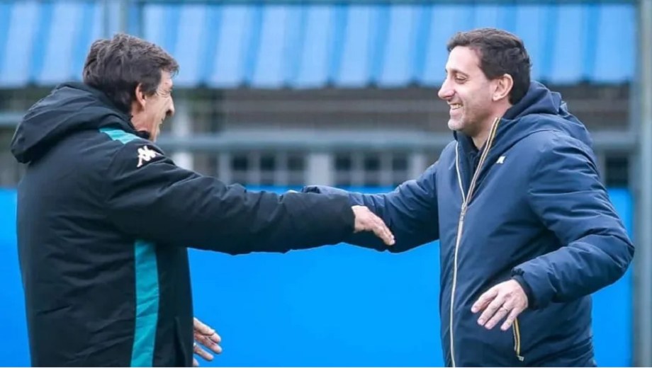 Gustavo Costas recibió un importante ofrecimiento del presidente de Racing para extender su contrato.