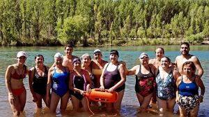 Neuquén ofrece clases gratuitas de natación en sus ríos: una propuesta que cambia vidas