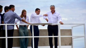 Rolando Figueroa modo verano: recorridas de obra, base en El Messidor y reuniones con ministros