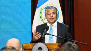 Rolando Figueroa promulgó el nuevo Código Procesal Civil Neuquén y le puso fecha a la reforma en Familia