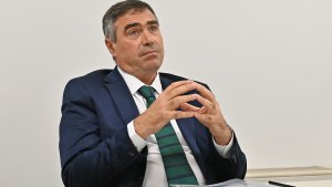 Mazieres, presidente reelecto del TSJ de Neuquén: test antidrogas, reunión sin celulares y mucha prudencia