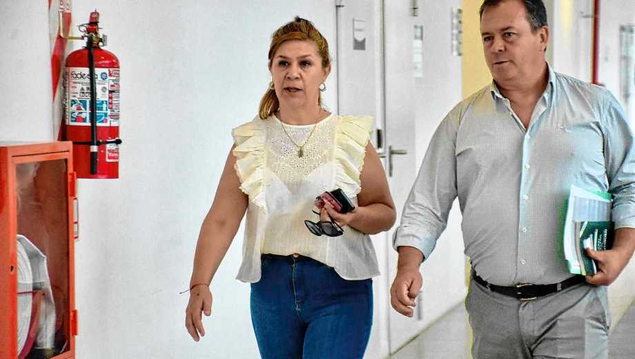 Ruiz y uno de sus defensores, Maximiliano Chacho Rodríguez, en una de las audiencias anteriores. (Foto: Matías Subat)