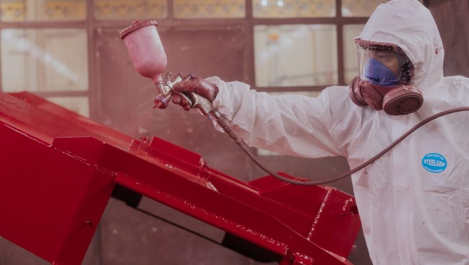 Villa Regina, Río Negro. Pazima, fábrica de maquinaria, nació en el auge frutícola y van rumbo a exportar plataformas para cosechar palta.