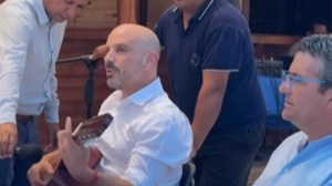 Esto es en off, la política nacional y regional en los pasillos