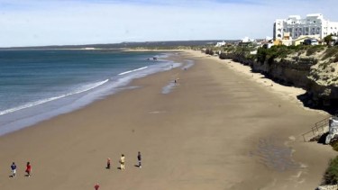 Buscará batir un Récord Guinness desde la playa de Las Grutas: Un dibujo de más de 250 mil pies 