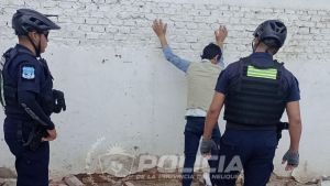 Cayó un hombre buscado por la policía en Neuquén: tenía cuatro pedidos de captura vigentes