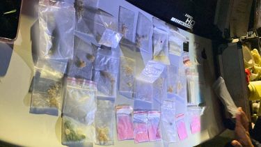 Imputaron a la joven con drogas ocultas en sus botas: le prohibieron ir fiestas y salir de Río Negro