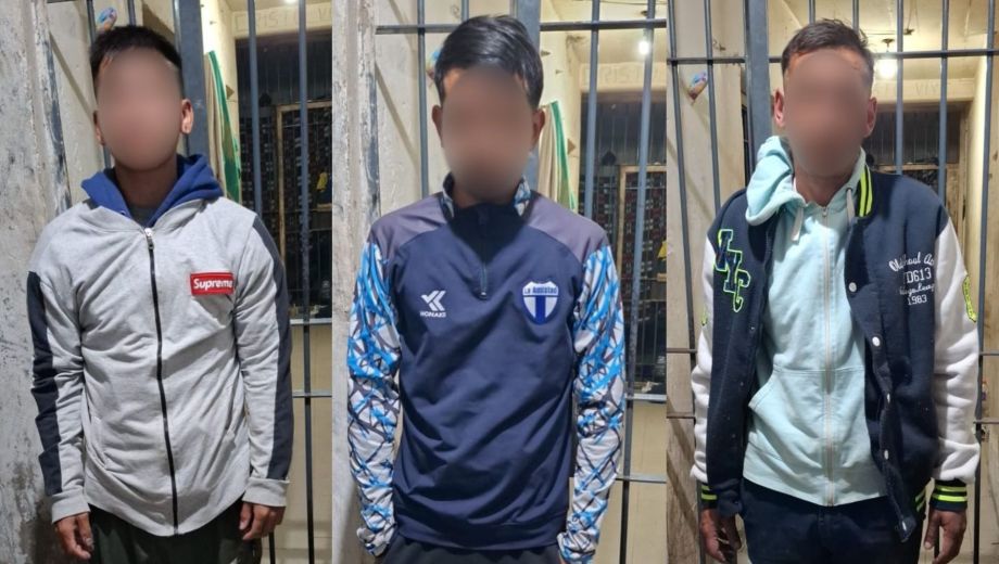 Vecinos alertaron por daños a vehículos en Cipolletti y la Policía demoró a tres jóvenes cuyas características coincidían con las descripciones aportadas.
