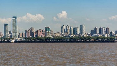 Confirmaron la presencia de viagra, paracetamol e ibuprofeno en el Río de la Plata: qué implica