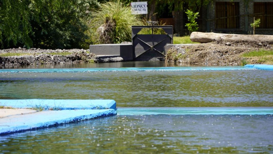 El Balneario Municipal de San Patricio del Chañar abrió oficialmente la temporada Verano 2025-2026. 