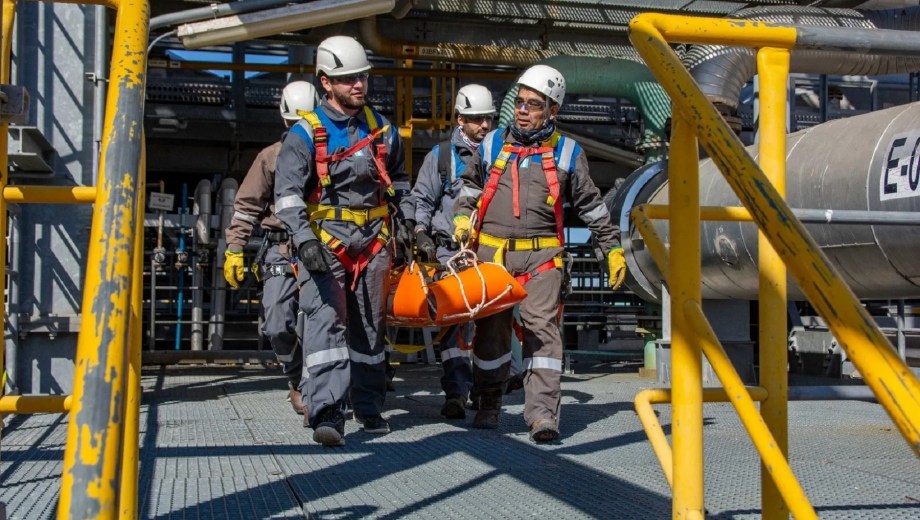 Simulacro de YPF en Plaza Huincul. 