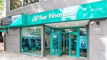 Allanaron la sede central de la financiera Sur Finanzas, relacionada con el “Chiqui” Tapia 