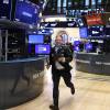 Imagen de Martes rojo en Wall Street: caen las acciones y los bonos argentinos mientras el riesgo país sube a 548 puntos