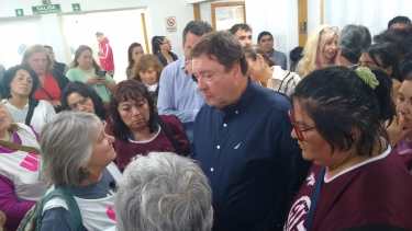 Weretilneck dio fechas de paritarias para enero y garantizó la continuidad de contratados