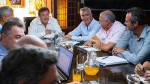 Weretilneck reunió a su Gabinete, el primer encuentro poselectoral, y el análisis salarial