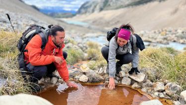 Increíble hallazgo en uno de los cerros más altos de la Patagonia: manantiales calientes bajo el hielo