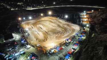 El nocturno de Supercross cumple 30 años y se viene con todo en La Barda