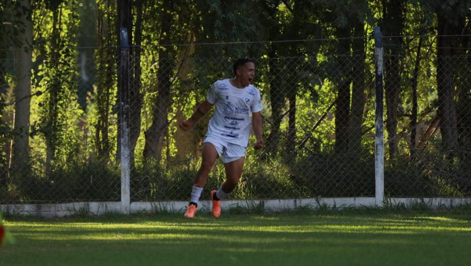 Atlético Regina venció 1 a 0 a San Martín en Cipolletti. (Foto: Gentileza Tatiana González)