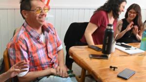 Enseñan arqueología desde los sonidos, texturas y memorias en Bariloche