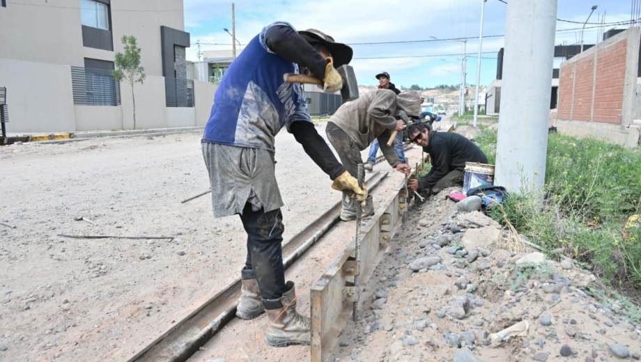 Neuquén avanza con las obras de asfalto. 