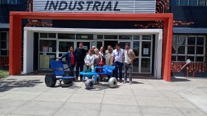 El mar también es para todos: la historia de las sillas anfibias que hacen más inclusiva la playa en El Cóndor