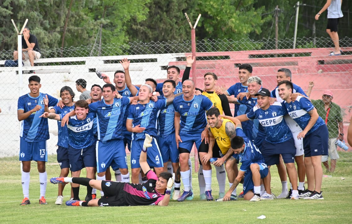 La Amistad dio el golpe en La Chacra y se metió en cuartos de final del Regional Amateur