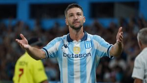 Luciano Vietto se fue de Racing y apuntó contra Gustavo Costas: «Somos polos opuestos»