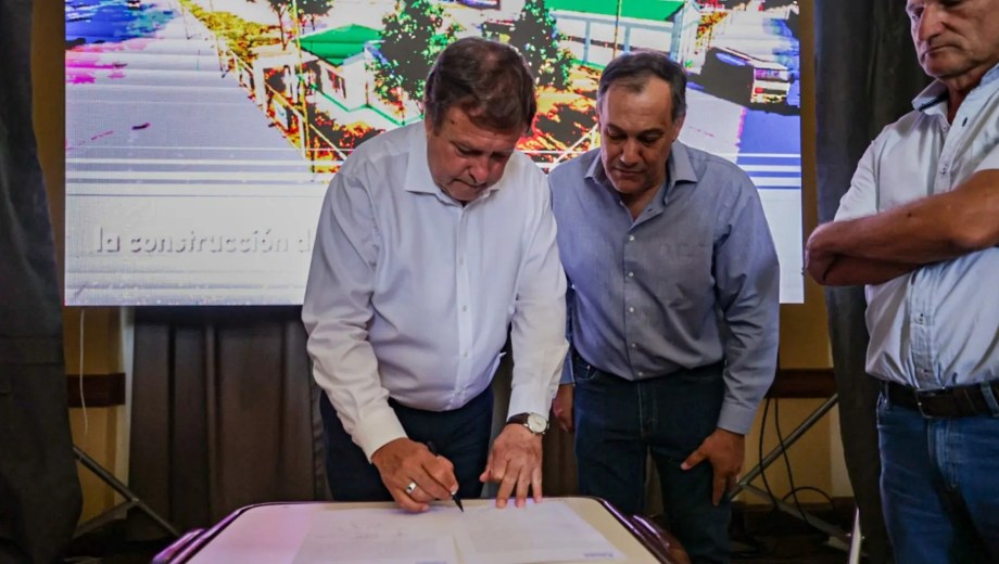 El mantenimiento del canal es estratégico para la histórica obra de agua potable que ejecutará la Provincia. Foto: gentileza.